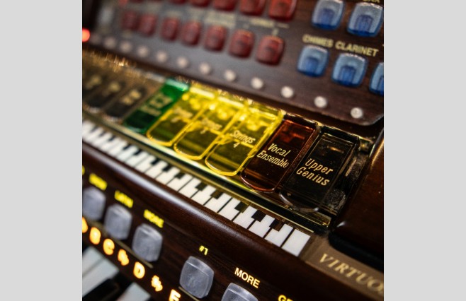 Used Lowrey Prestige Plus Organ All Inclusive Top Grade Package (SN:913-040811) - Image 20